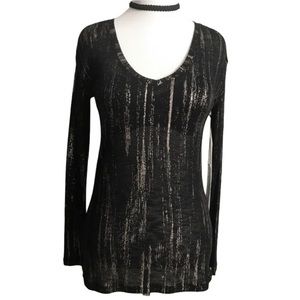 𝐑𝐎𝐂𝐊 & 𝐑𝐄𝐏𝐔𝐁𝐋𝐈𝐂 Black L/S Top